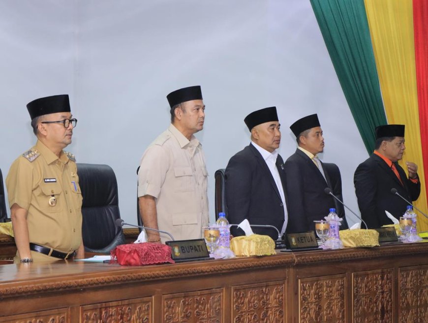 Delapan Fraksi DPRD Sampaikan Catatan Kepada Pj. Bupati Kampar