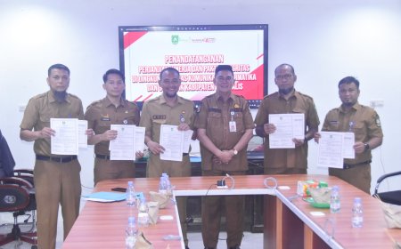 Pejabat Diskominfotik Tandatangani Pakta Integritas dan Perjanjian Kinerja 2024