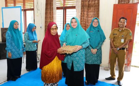 TP PKK Siak Bagikan 120 Paket Sembako Di Kecamatan Tualang dan Sungai Apit