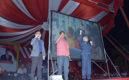 Wabup Nobar Sepakbola Bersama Masyarakat Bengkalis Dukung Pemain Indonesia