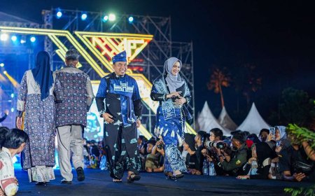 Husni Merza dan Istri Tampil Memukau Berbusana Kombinasi Tenun dan Batik Siak Karya Angel Sasna di BBI BWI