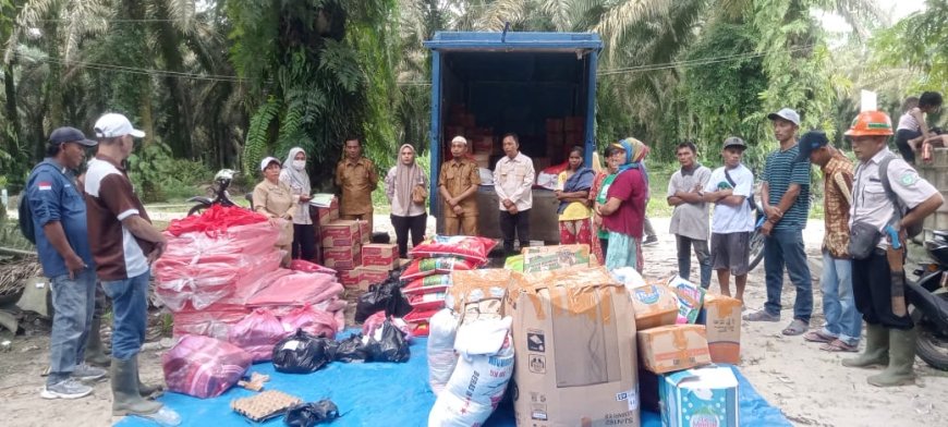 Dinas Sosial Bengkalis Salurkan Bantuan Korban Kebakaran di Desa Pamesi