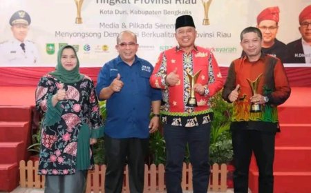 Alfedri Sumringah Dapat Penghargaan JMSI Riau Sebagai Bupati Aspiratif 