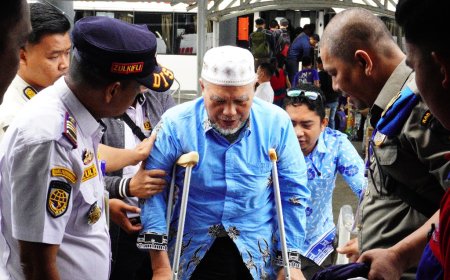 Kepulangan 299 Jamaah Haji Kabupaten Siak  Lewat Pelabuhan Tanjung Buton Kampung Mengkapan Kecamatan Sungai Apit 