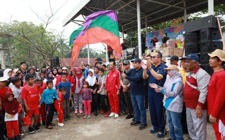 Meriahkan HUT RI dan Hari Jadi Kecamatan Minas, Wakil Bupati Siak Lepas Gerak Jalan Santai