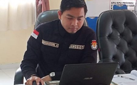 KPU Kampar Tanggapi Keputusan MK Melalui Divisi Hukum dan Pengawasan