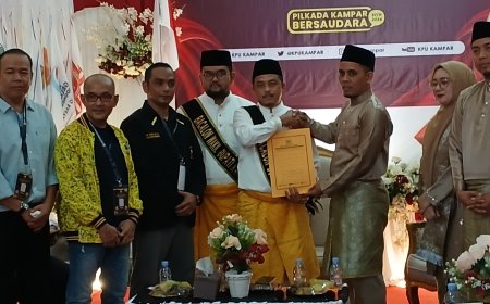 KPU Terima Berkas Repol dan Ardo Pasangan Calon Bupati dan Wakil Bupati Kampar 