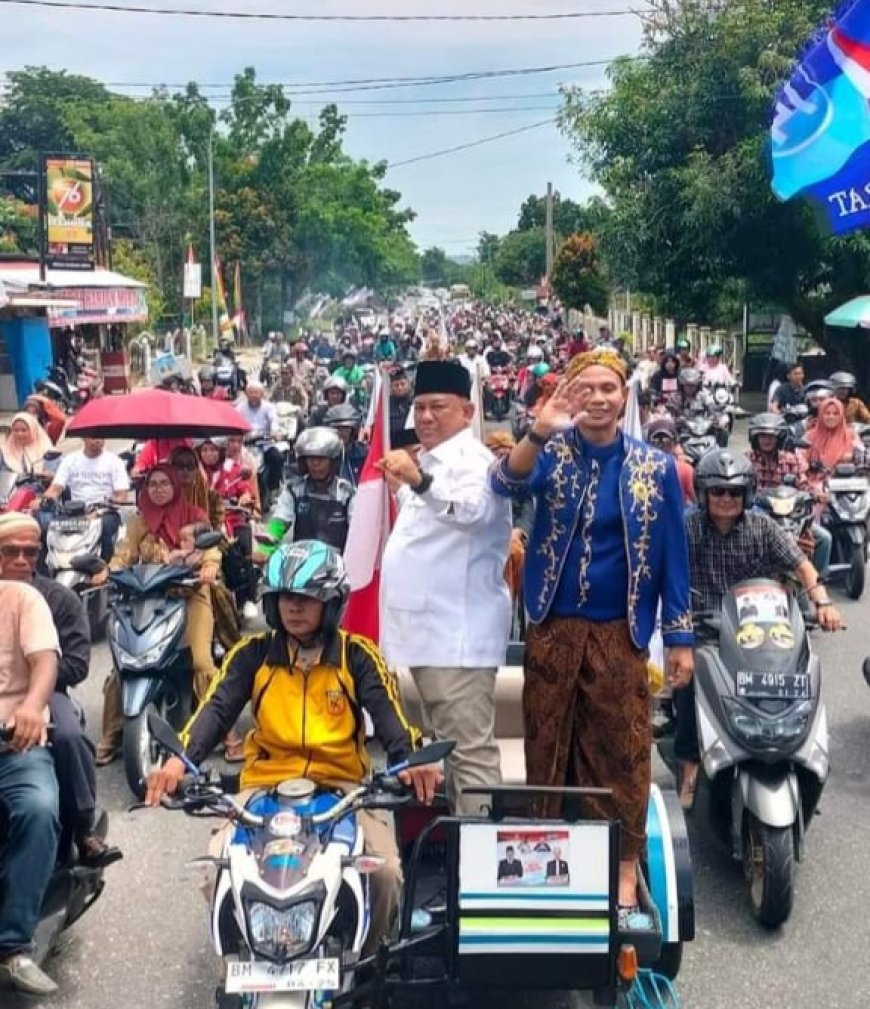 Diantar Ribuan Massa Daftarkan Diri ke KPU Kampar, Yusri Menangis Haru