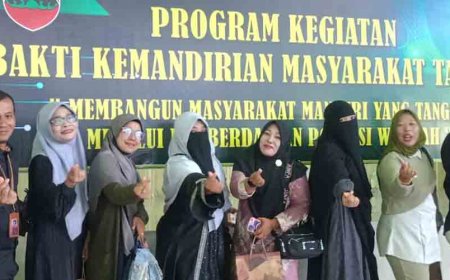 Disdagkop dan UMK Kampar  Bantu Peralatan Masak  Untuk Pengusaha Kuliner Blado Snack