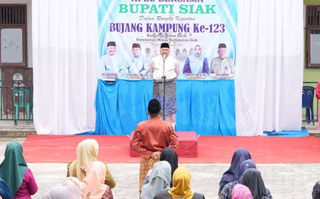 Bupati Siak Alfedri Serahkan 138 Sertifikat di Kecamatan Minas