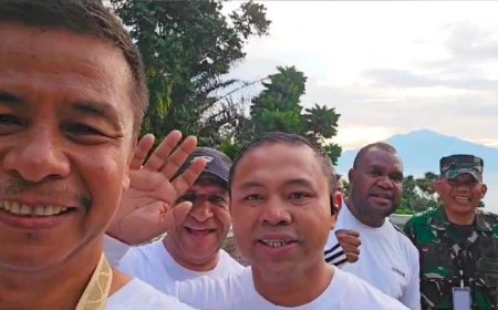 Pengalaman Baru Bupati Kampar Mendaki Puncak Gunung Tidar