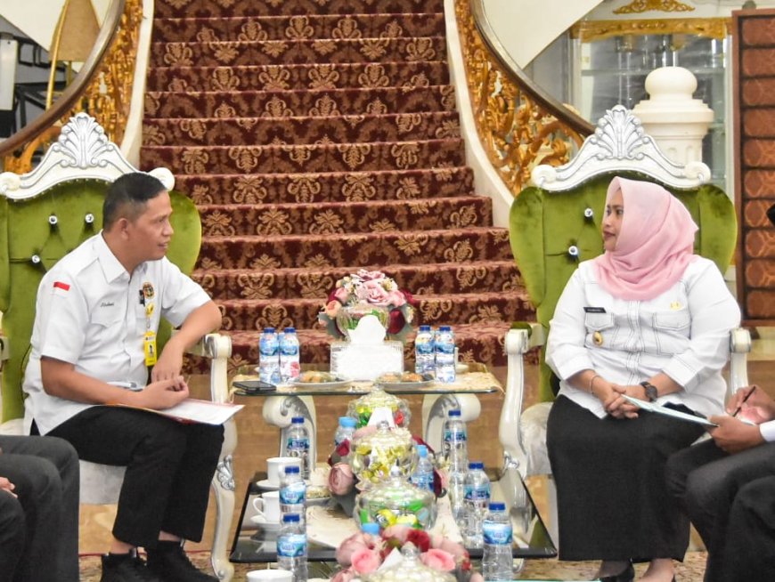 Kasmarni Imbau Masyarakat Daftarkan Tanah Lewat Program PTSL