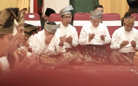 Bupati dan Wakil Bupati Rokan Hilir Ditepung Tawari