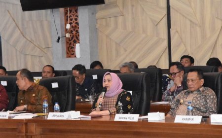 Kasmarni Tanyakan Soal Tunda Bayar Kepada Gubri