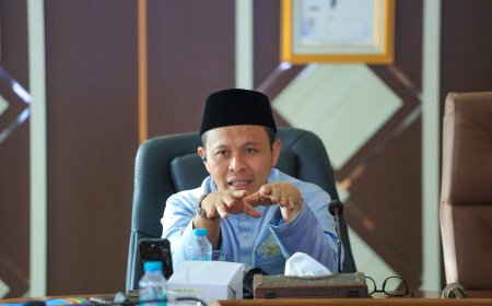 Walikota Pekanbaru Minta Sepanjang Jalan Jendral Sudirman Bebas Reklame