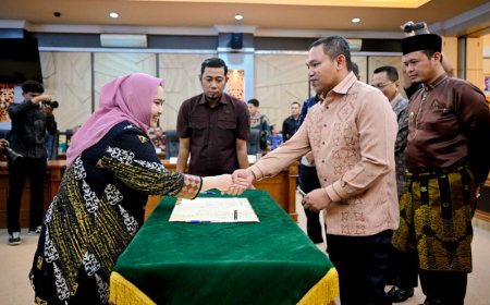 Kasmarni Sampaikan Permintaan Percepat Pembangunan Jembatan Pulau Bengkalis-Sumatera