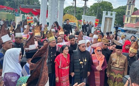 Wabup Bengkalis Diundang Saksikan Peresmian Monumen Tugu Sang Naualuh Damanik