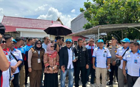 Bupati dan Wakil Bupati Kampar di demo?