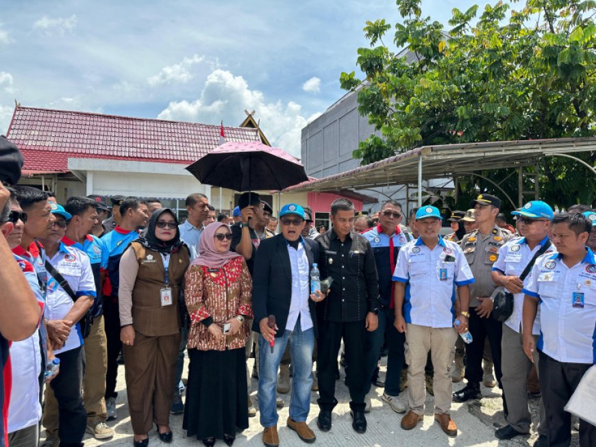 Bupati dan Wakil Bupati Kampar di demo?