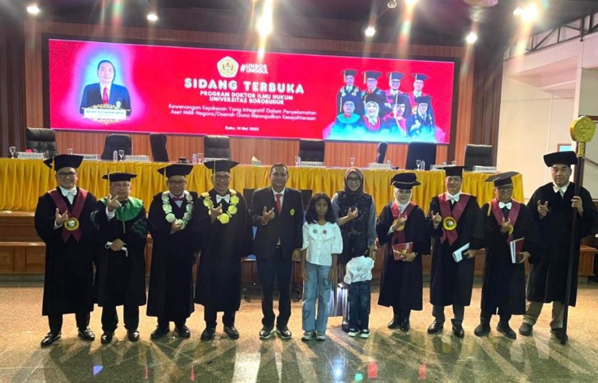 Ricky Setiawan Jaksa Visioner Sandang Gelar Doktor Ilmu Hukum Dengan Predikat Cumlaude
