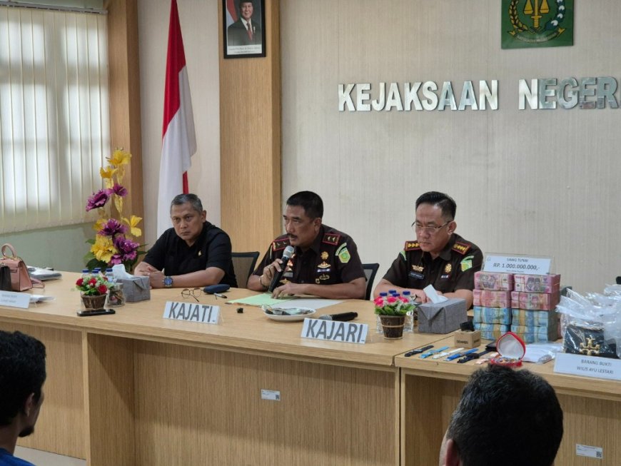 Kajati Maluku Sampaikan Perkembangan Penanganan Perkara PT. Dok dan Perkapalan Waiame Ambon