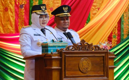 Afni dan Syamsurizal Resmi Dilantik Gantikan Alfedri dan Husni  Merza Pimpin Siak
