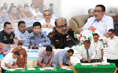 Kajati Maluku Teken Fakta Integritas Bersama Universitas Pattimura Ambon dan UPP