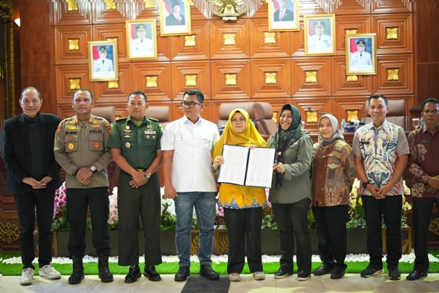 Afni Z Cemes Dirut PT SSL : Tumang Kampung Tua Lebih Dulu Ada Sebelum PT SLL Beroperasi