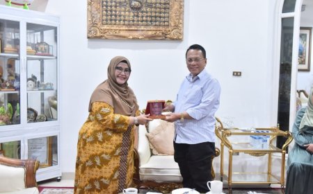 Terima Audiensi Universitas Abdurrab Pekanbaru, Bupati Rohil Bahas Kerjasama Pembuatan Aspal Karet