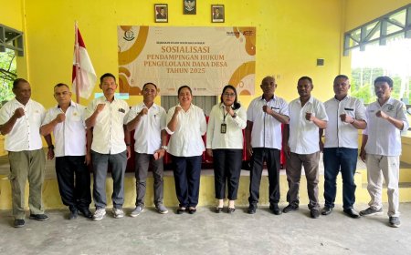 Kasi Datun Kejari SBB Sosialisasi Pendampingan Hukum Pengelolaan Dana Desa Di Kairatu Barat 