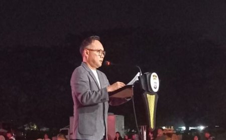 Sekda Bengkalis Diberi Penghargaan Pada Puncak Perayaan HUT Bhayangkara ke-79