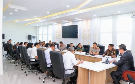 Kajati Maluku Rapat Bersama Pemkab Bahas Soal PETI Di Gunung Botak