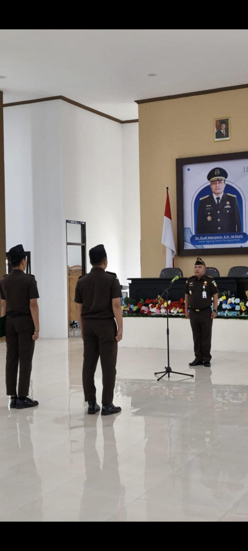 Plt. Kajari SBB Ajak Jaga Kekompakan dan Disiplin di Apel Pagi
