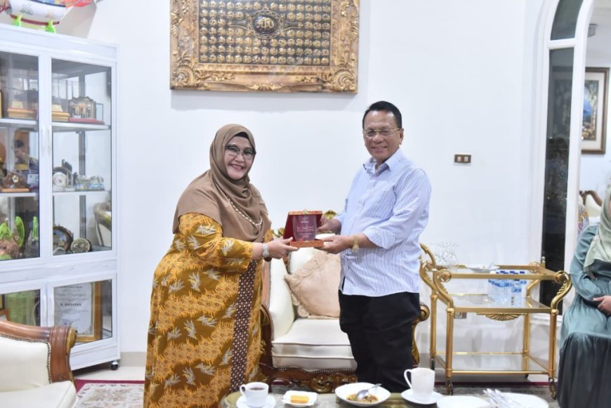 Terima Audiensi Universitas Abdurrab Pekanbaru, Bupati Rohil Bahas Kerjasama Pembuatan Aspal Karet