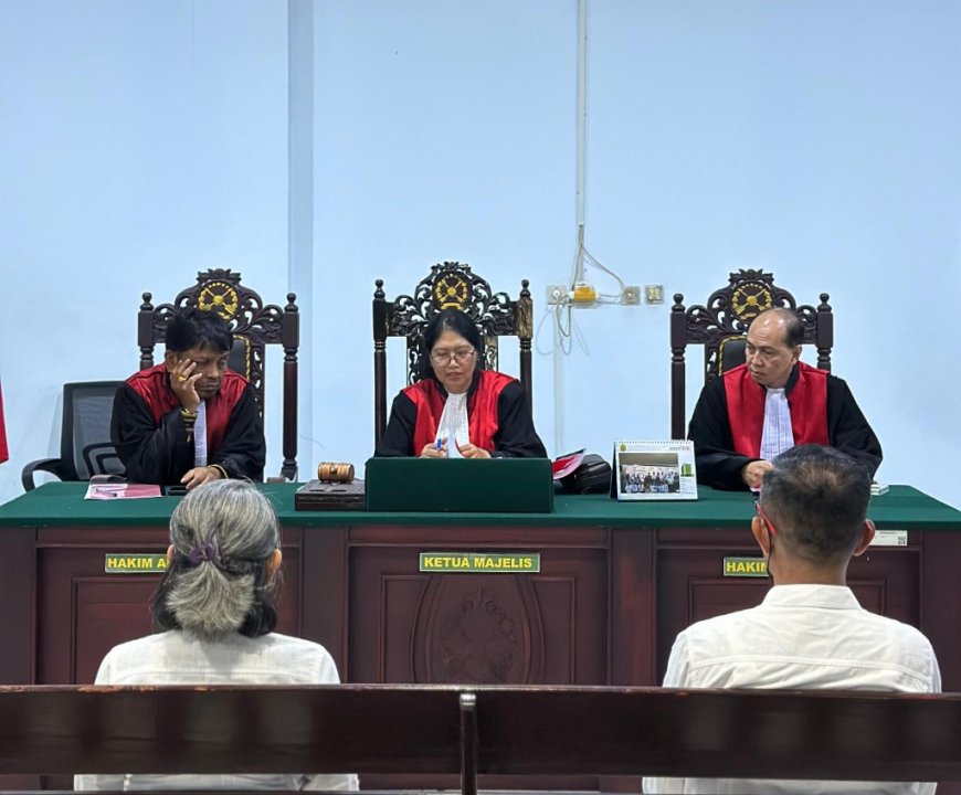 Kejari SBB Hadirkan Dua Terdakwa Dalam Sidang Perdana Tipikor Bansos COVID-19 Dinas Sosial Kabupaten SBB TA 2020