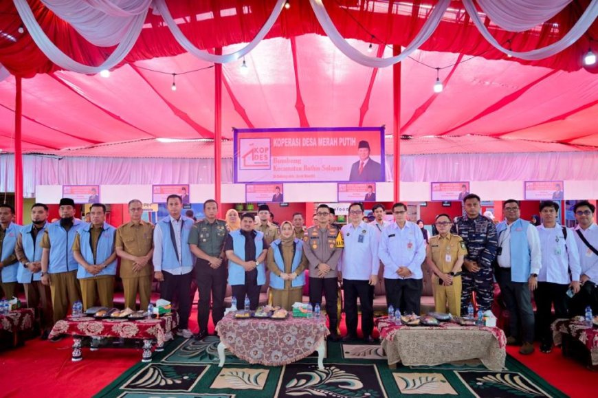 Bupati Kasmarni Hadir Pada Peresmian Koperasi Merah Putih Di Desa Bumbung Bathin Solapan