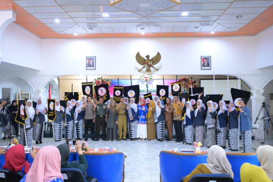 Bupati Bengkalis : Keberadaan Bidan Penting dan Strategis