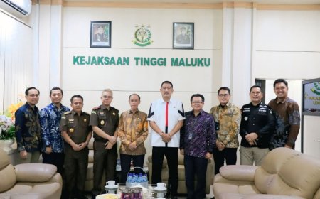 GM PLN UIW Maluku-Maluku Utara Noer Soeratmo Disambut Agoes SP Di Kejati Maluku