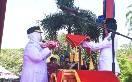 Bupati Kasmarni Pimpin Upacara Detik-Detik Proklamasi Kemerdekaan RI ke-80