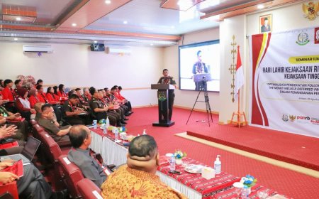 Cerita Kajati Maluku Tentang Keberhasilan Penanganan Kasus PT Jiwasraya Dapat Pulihkan Kerugian Negara Rp16 Triliun Pada Seminar Ilmiah