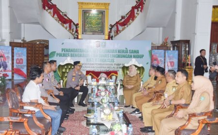 Bupati Bengkalis Apresiasi Pembuatan SIM dan SKCK Dibayar Lewat Tabungan Sampah