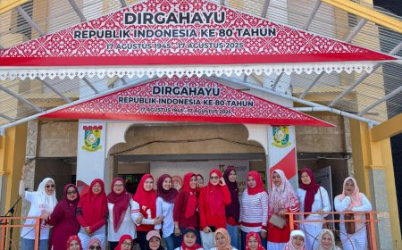 DWP Setda Pemkab Kampar Senam Bersama Meriahkan HUT RI