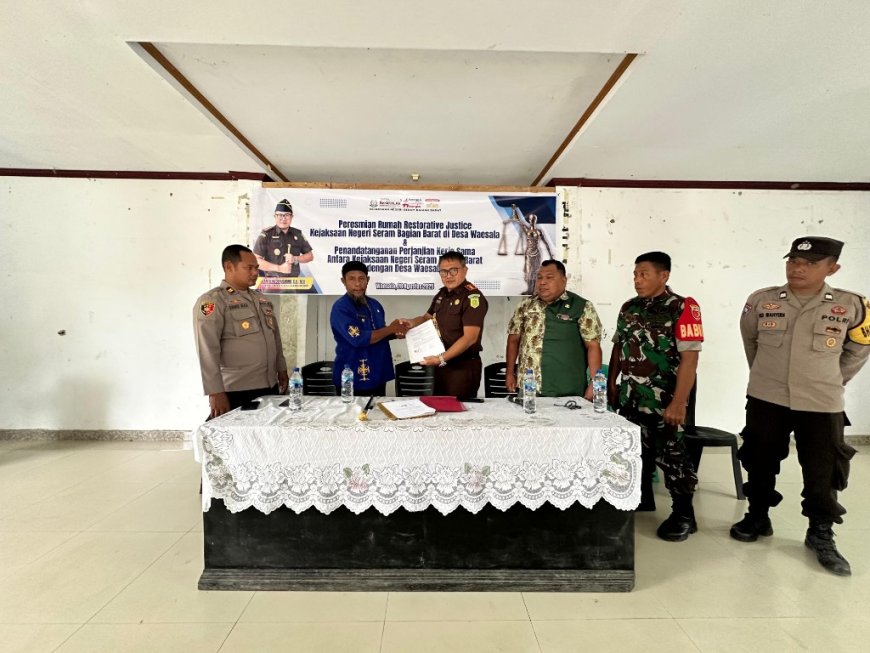 Kejaksaan Negeri Seram Bagian Barat dan Desa Waesala Tandatangani Perjanjian Kerja Sama Pengelolaan Keuangan Desa