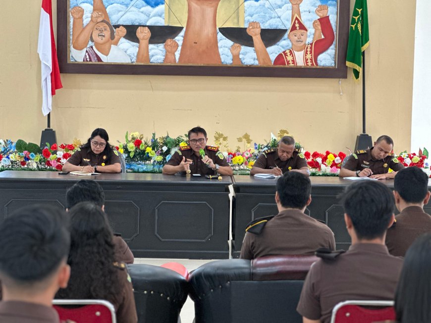 Kajari SBB Sampaikan Enam Poin Penting Digelarnya Monev Rutin Bagi Jaksa