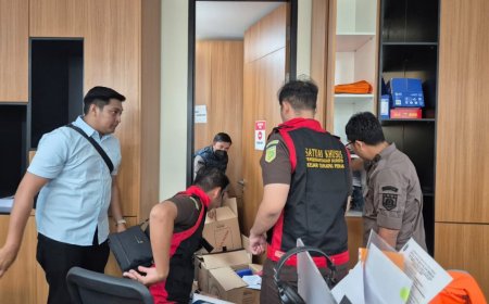 Team Penyidik Kejari Tanjung Perak Geledah PT Pelindo Dalam Perkara Pemeliharaan Kolam Pelabuhan 2023-2024