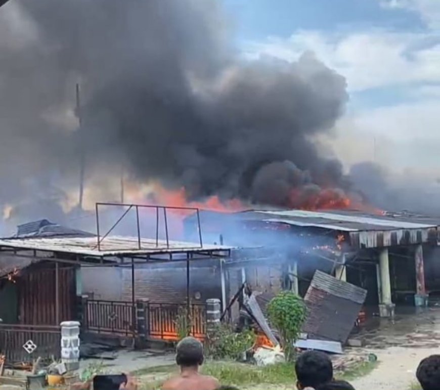 Pasar Kuok Dilalap Si Jago Merah