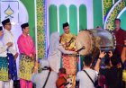 Ahmad Yuzar Pukul Beduk Buka MTQ Tingkag Kabupaten Kampar Di Kampar Utara