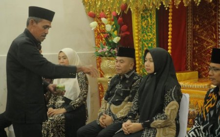 Bambang Heripurwanto Disambut Bupati Aceh Barat Daya Dalam Prosesi Peusijuk dan Temu Ramah Pejabat Baru