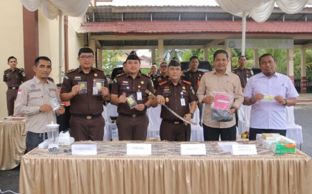 Kejari Abdya Musnahkan Puluhan Barang Bukti Perkara Yang Telah Inkracht