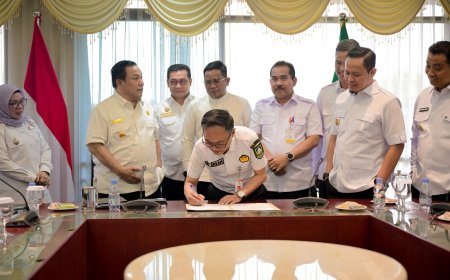 Sekda Bengkalis Tandatangani Komitmen Pasokan 140 Ton Sampah Untuk Pengolahan Energi